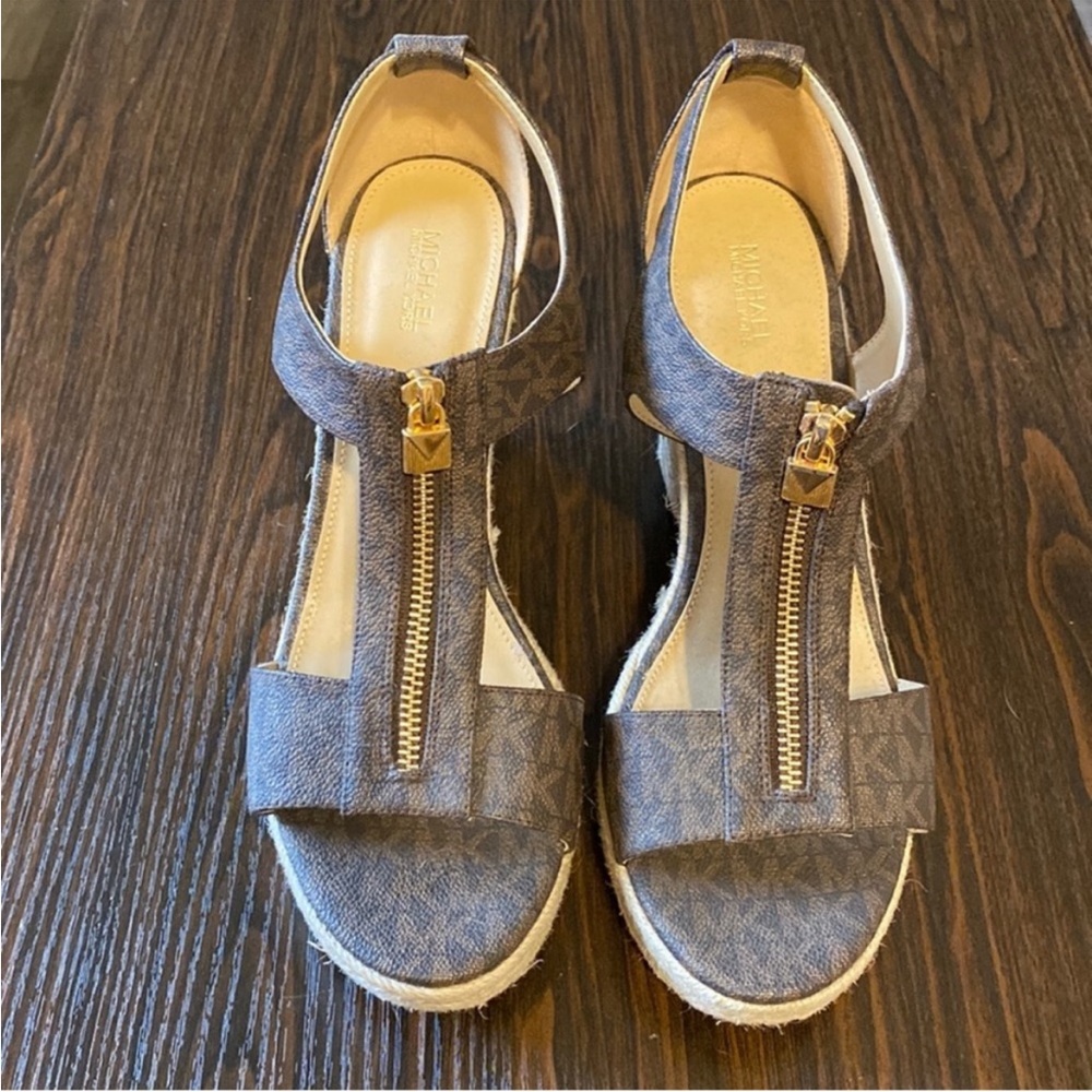 New Michael Kors wedges size 7